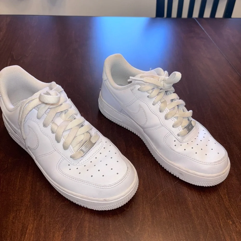 Nike White Athletic Shoes - Picture 2 of 8